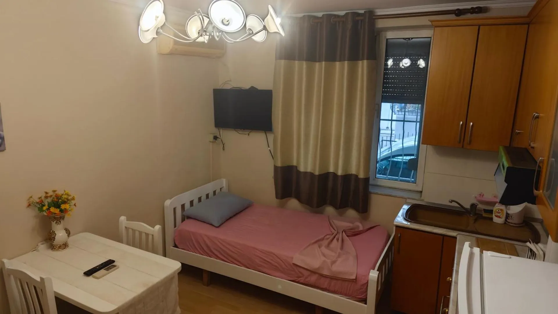 Redi'S Apartments Tirana Albania