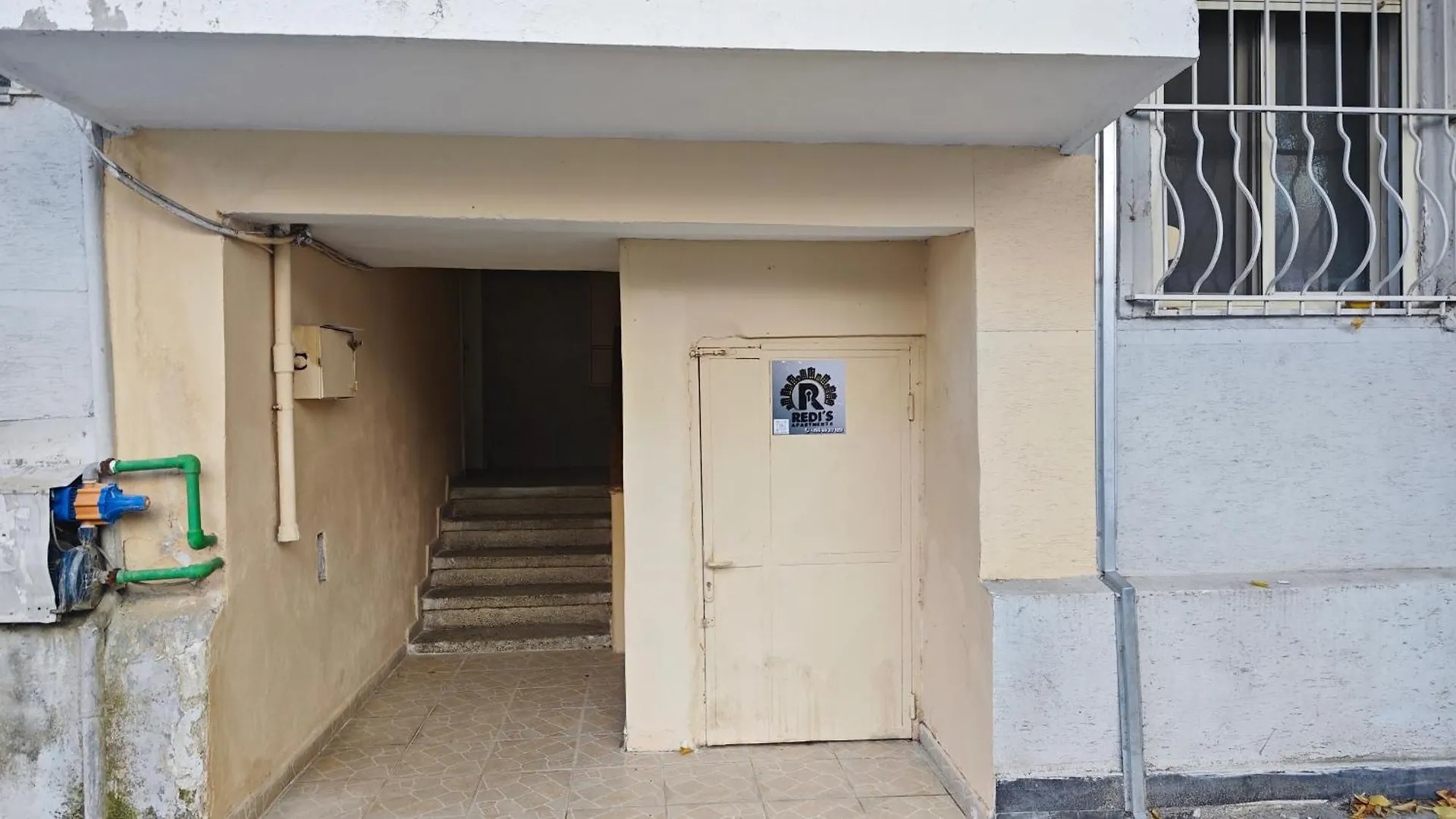 Redi'S Apartments Tirana Albania