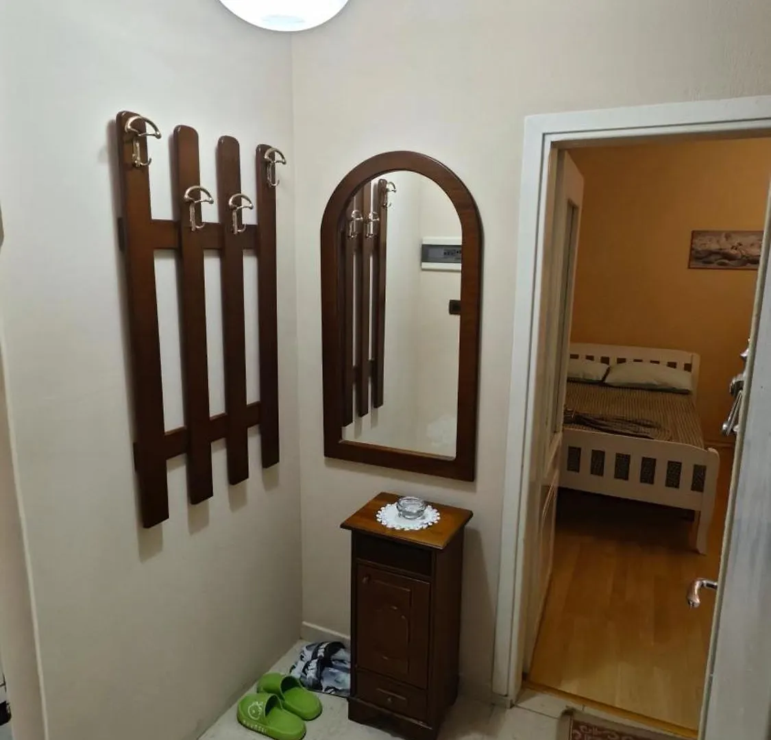 Redi'S Apartments Tirana Albania